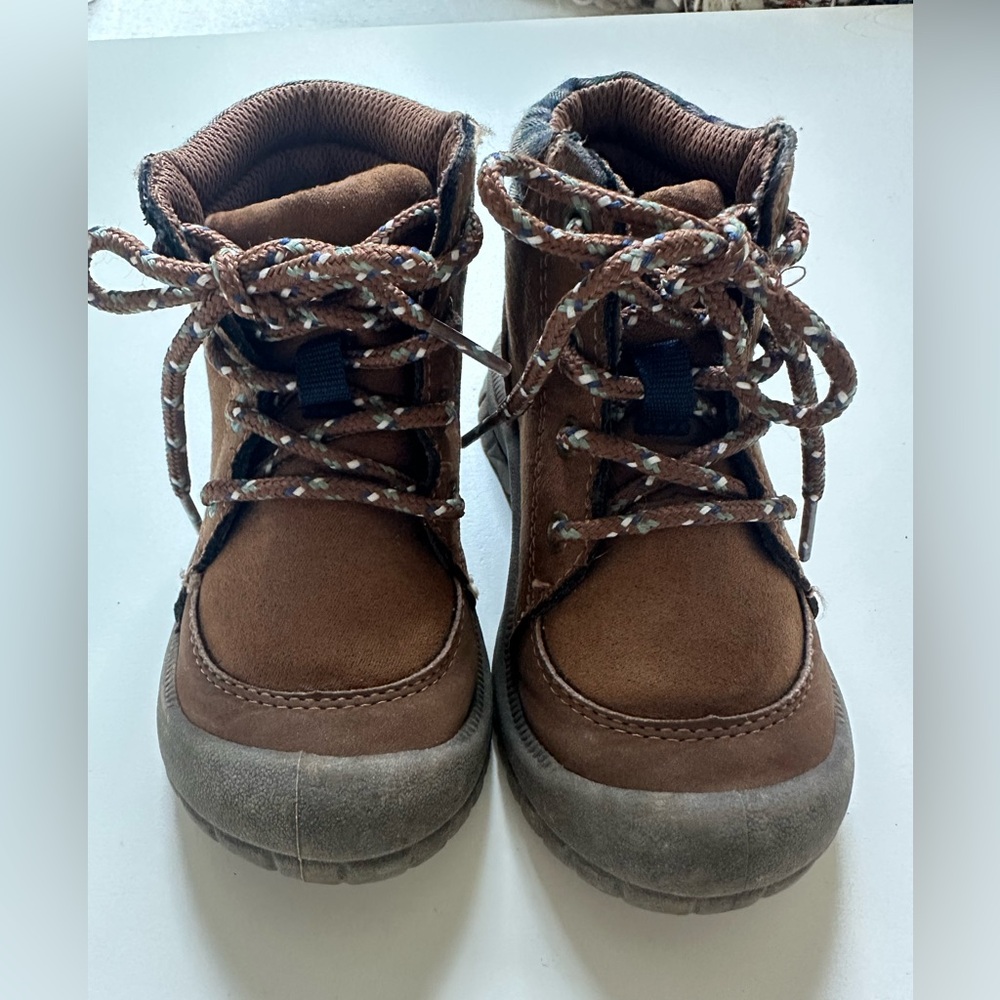 OshKosh B'gosh Brown Toddler Hiking Shoes, Little Kid Size 7
